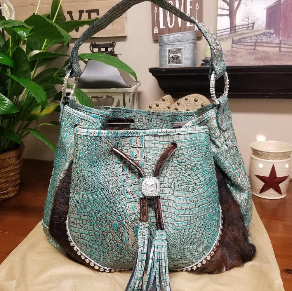 Raviani shoulder bag